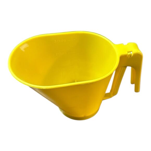 Vintage Rubbermaid Hand Held 3-Cup Sifter YELLOW Heavy Duty Plastic USA - Picture 2 of 7